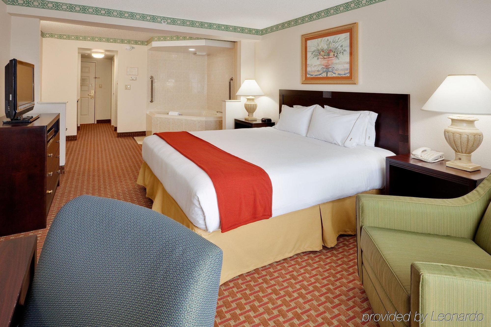 Holiday Inn Express Hotel & Suites Easton By Ihg Exterior photo