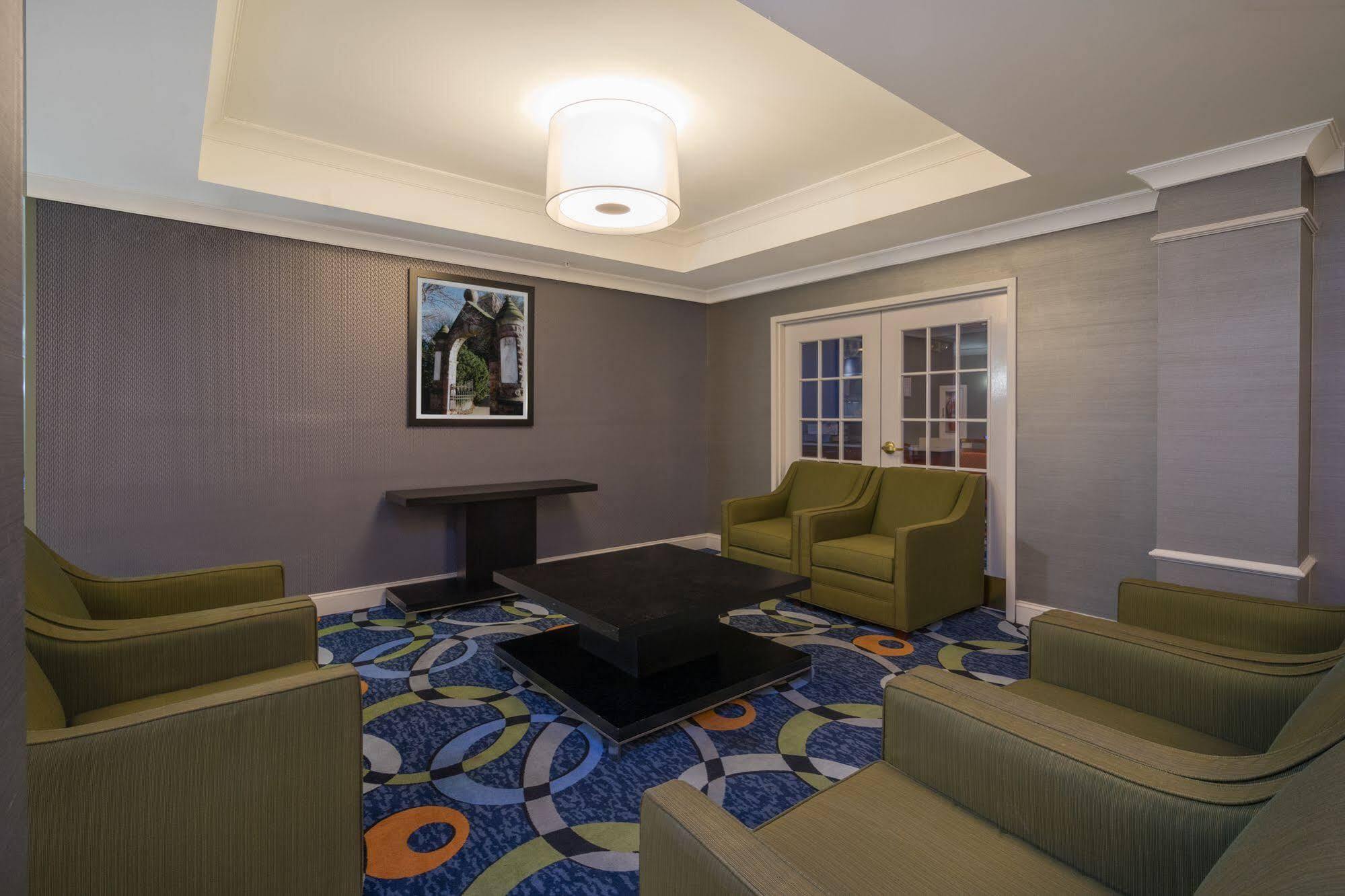 Holiday Inn Express Hotel & Suites Easton By Ihg Exterior photo